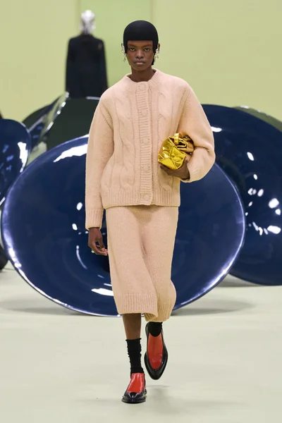 Look 66